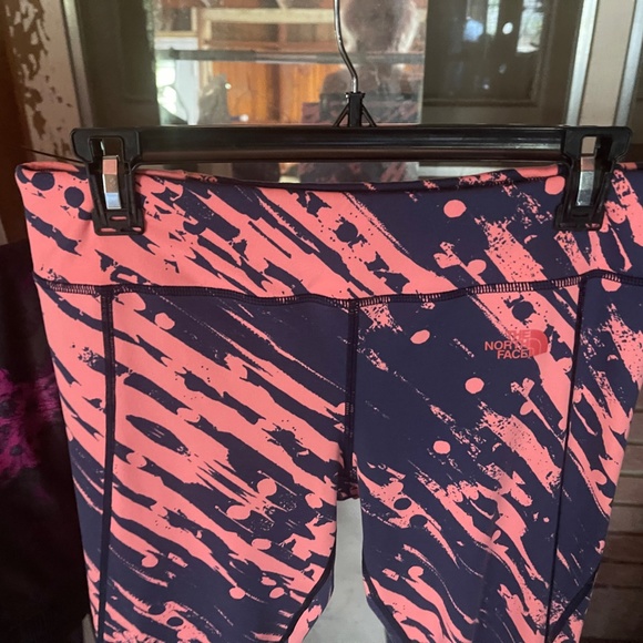 North Face Leggings Peach and Blue 3/4 Length - Picture 4 of 13
